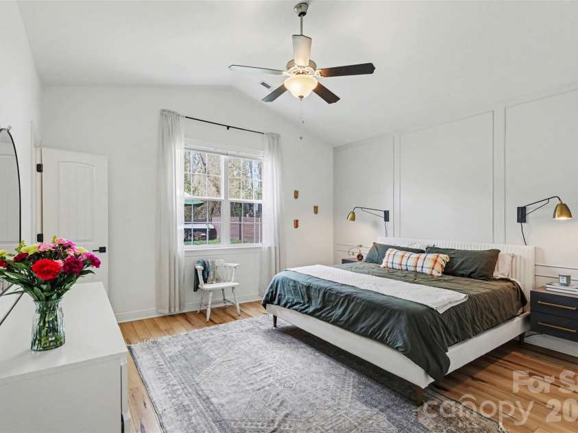 6739 Indian Lane, Charlotte, NC 28213.  MLS# CAR4366469, YatesRealty ID 12143. 