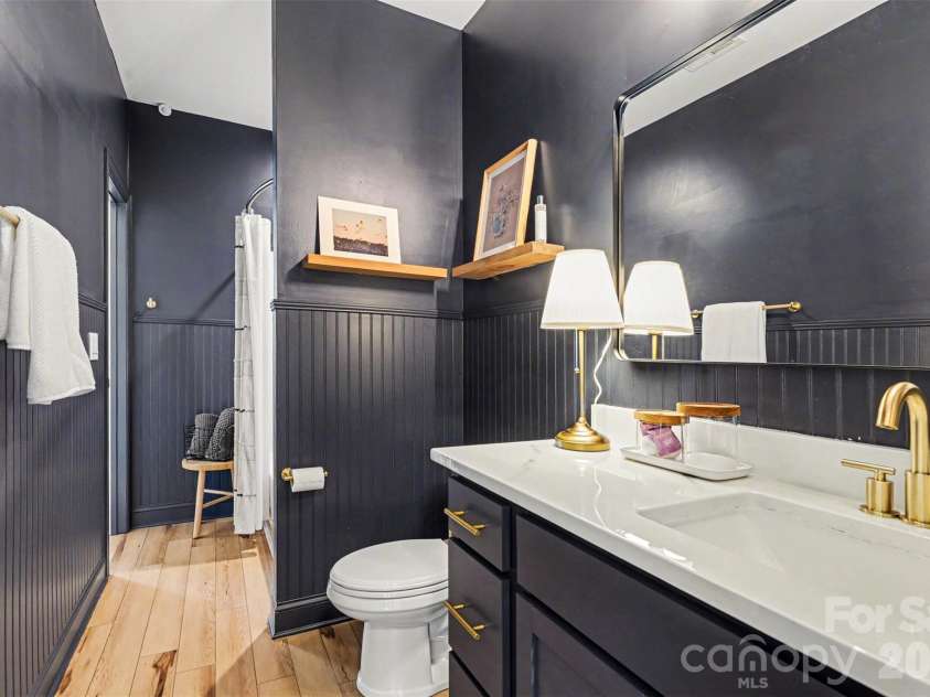 6739 Indian Lane, Charlotte, NC 28213.  MLS# CAR4366469, YatesRealty ID 12143. 