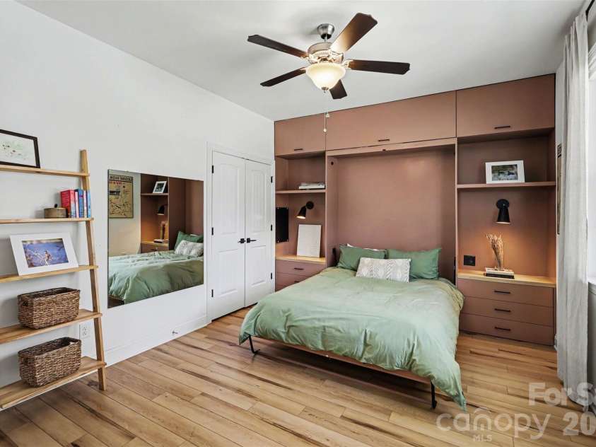 6739 Indian Lane, Charlotte, NC 28213.  MLS# CAR4366469, YatesRealty ID 12143. 