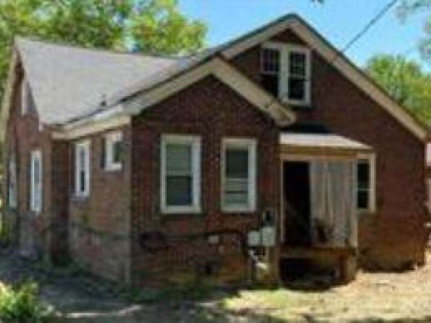 107 Lineberger Street, Shelby, NC 28150.  MLS# CAR4228356, YatesRealty ID 12144. 