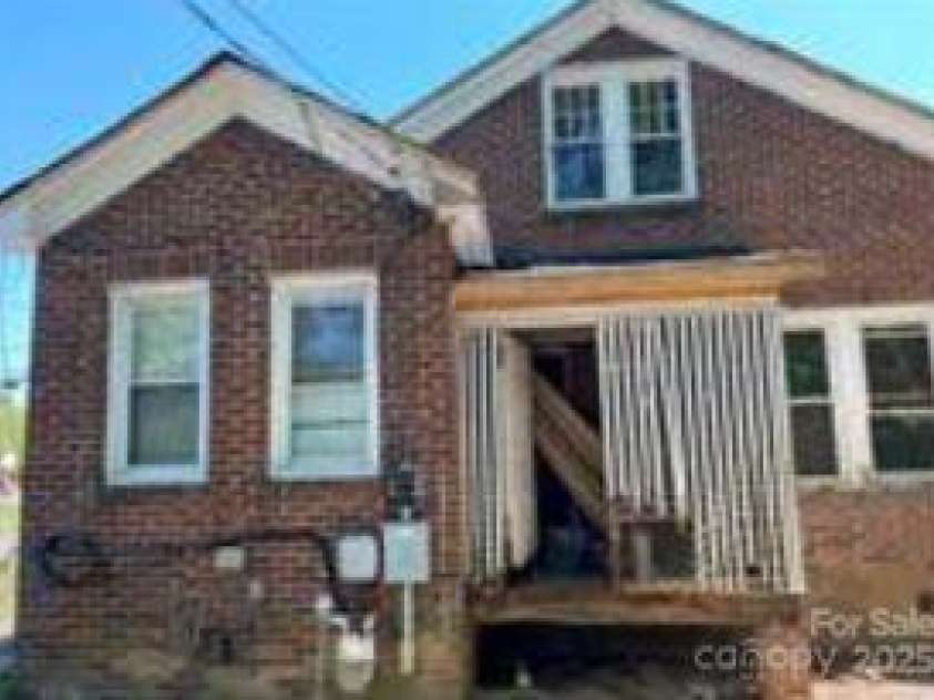 107 Lineberger Street, Shelby, NC 28150.  MLS# CAR4228356, YatesRealty ID 12144. 