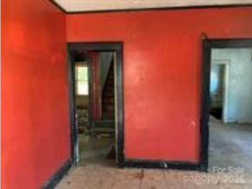 107 Lineberger Street, Shelby, NC 28150.  MLS# CAR4228356, YatesRealty ID 12144. 