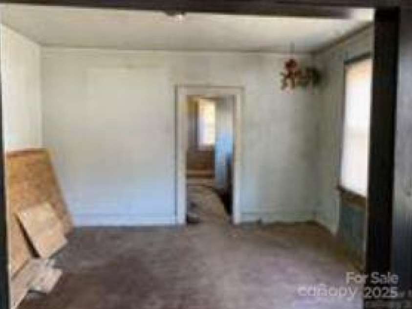 107 Lineberger Street, Shelby, NC 28150.  MLS# CAR4228356, YatesRealty ID 12144. 
