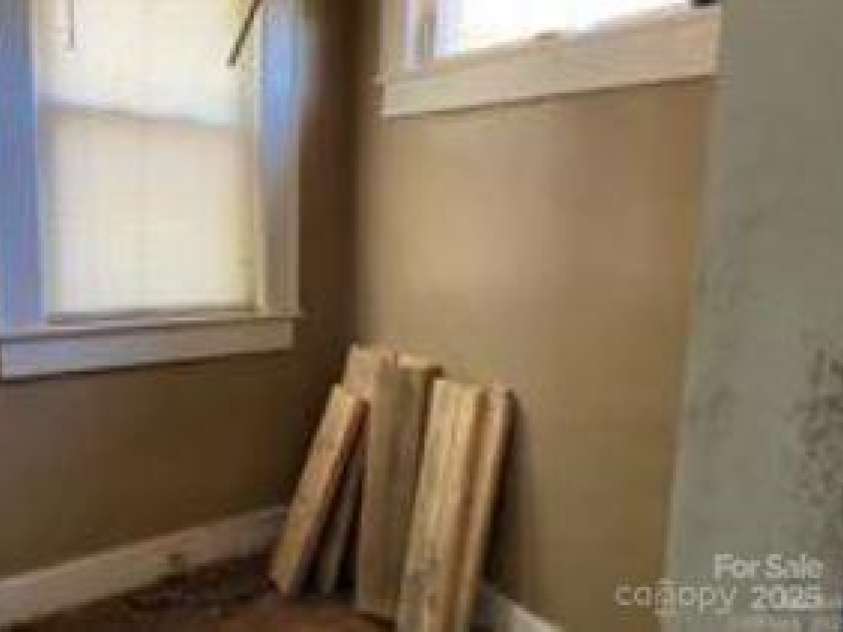 107 Lineberger Street, Shelby, NC 28150.  MLS# CAR4228356, YatesRealty ID 12144. 