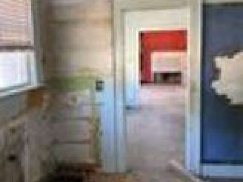 107 Lineberger Street, Shelby, NC 28150.  MLS# CAR4228356, YatesRealty ID 12144. 