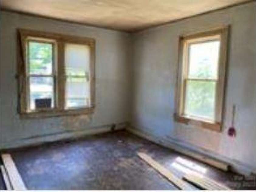 107 Lineberger Street, Shelby, NC 28150.  MLS# CAR4228356, YatesRealty ID 12144. 