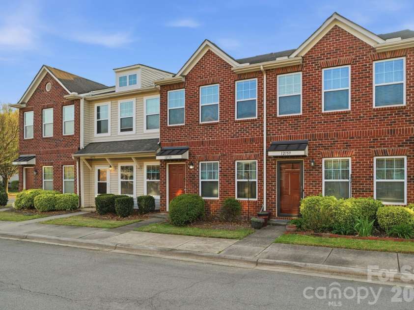 12755 Livengood Lane, Charlotte, NC 28269.  MLS# CAR4364491, YatesRealty ID 12144. 
