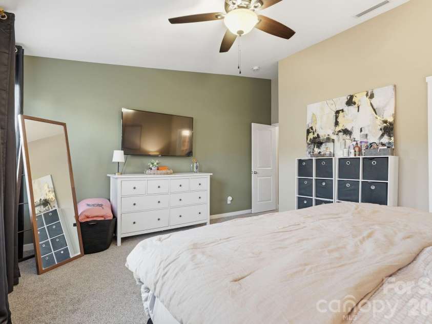 12755 Livengood Lane, Charlotte, NC 28269.  MLS# CAR4364491, YatesRealty ID 12144. 