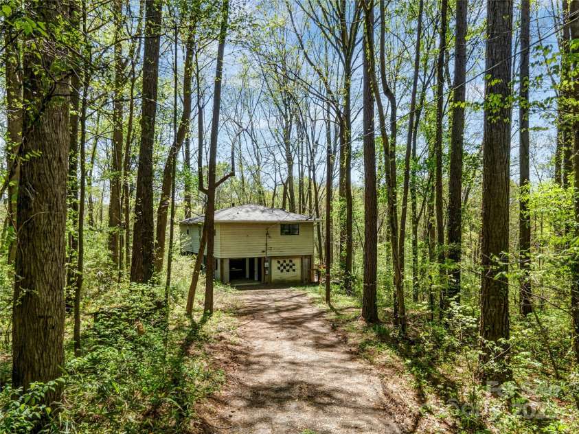 322 Electra Lane, Stanley, NC 28164.  MLS# CAR4243591, YatesRealty ID 12145. 