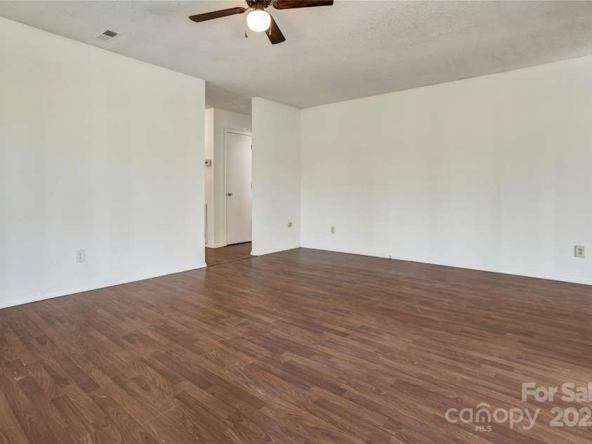 322 Electra Lane, Stanley, NC 28164.  MLS# CAR4243591, YatesRealty ID 12145. 