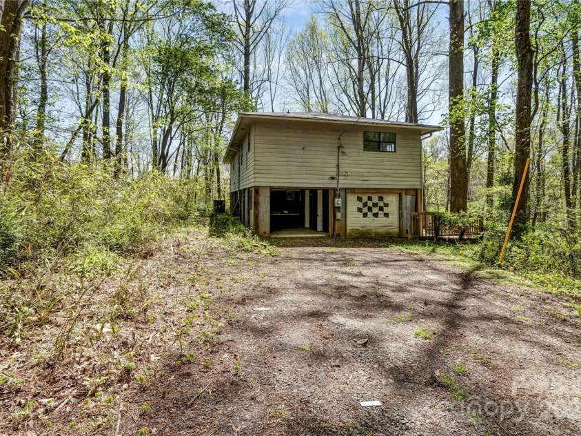 322 Electra Lane, Stanley, NC 28164.  MLS# CAR4243591, YatesRealty ID 12145. 