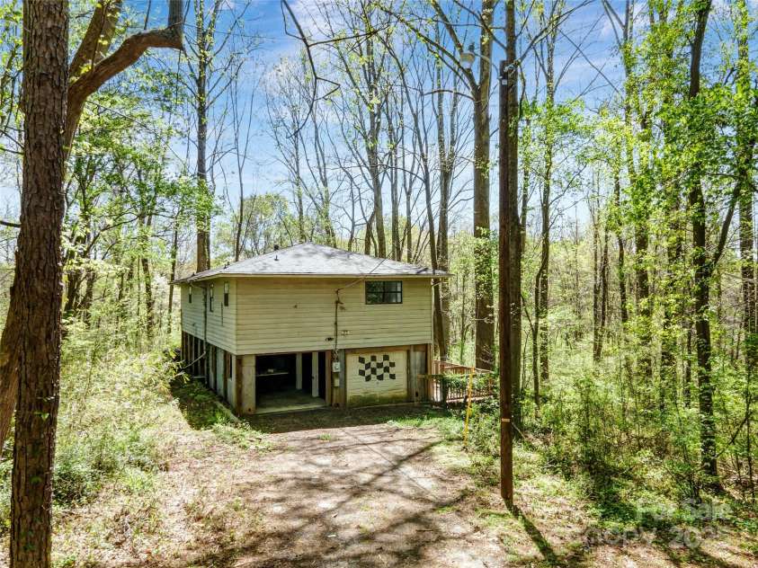 322 Electra Lane, Stanley, NC 28164.  MLS# CAR4243591, YatesRealty ID 12145. 