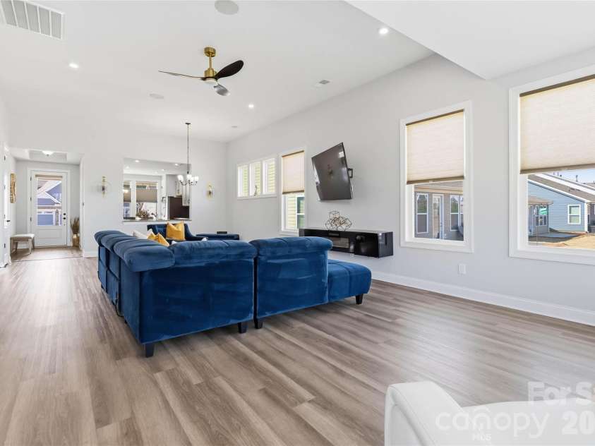 4331 Moxie Way, Charlotte, NC 28215.  MLS# CAR4400281, YatesRealty ID 12145. 