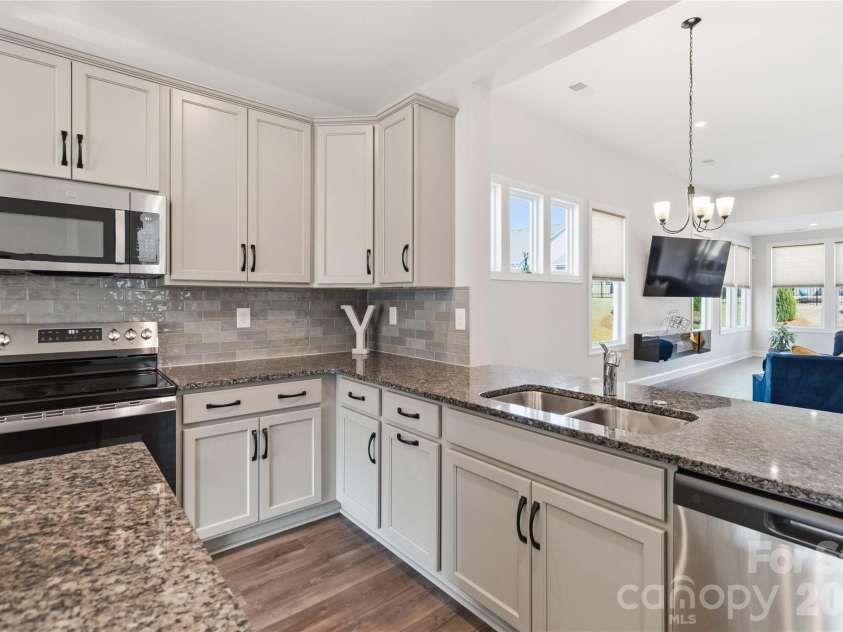 4331 Moxie Way, Charlotte, NC 28215.  MLS# CAR4400281, YatesRealty ID 12145. 
