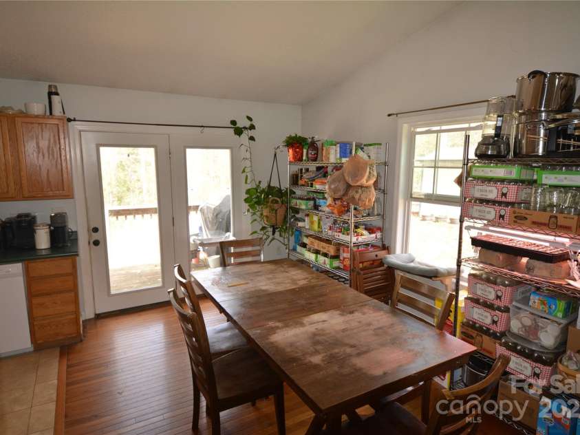 34 Fox Drive, Asheville, NC 28803.  MLS# CAR4243643, YatesRealty ID 12146. 