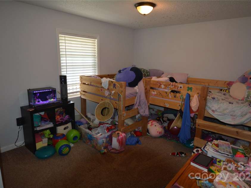 34 Fox Drive, Asheville, NC 28803.  MLS# CAR4243643, YatesRealty ID 12146. 