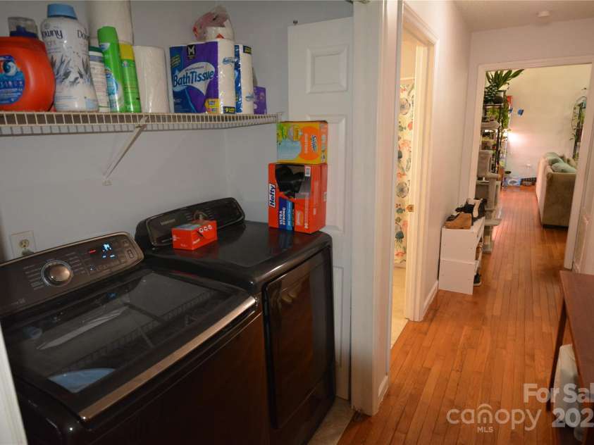 34 Fox Drive, Asheville, NC 28803.  MLS# CAR4243643, YatesRealty ID 12146. 