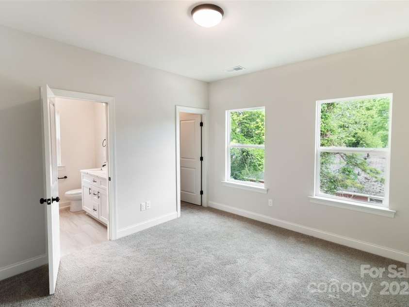 615 Billingsley Road, Charlotte, NC 28211.  MLS# CAR4242829, YatesRealty ID 12147. 
