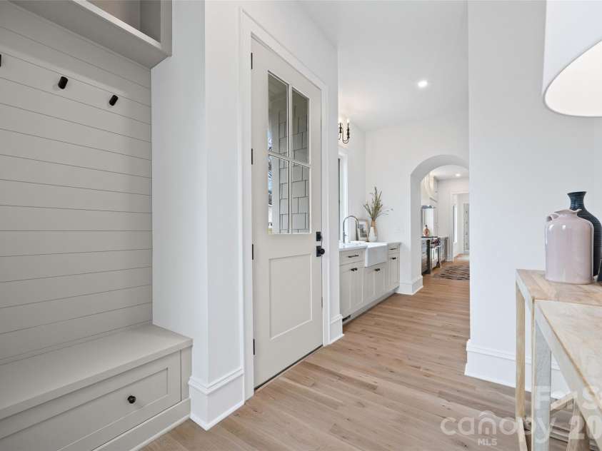 1222 Chandler Place, Charlotte, NC 28211.  MLS# CAR4335562, YatesRealty ID 12148. 