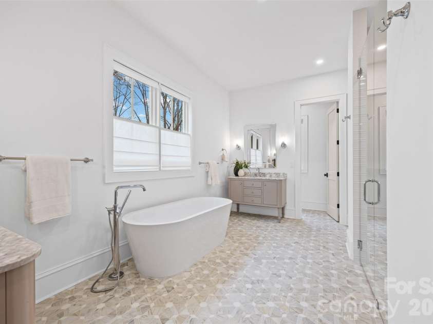 1222 Chandler Place, Charlotte, NC 28211.  MLS# CAR4335562, YatesRealty ID 12148. 