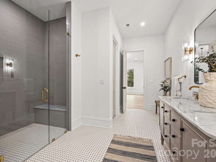 1222 Chandler Place, Charlotte, NC 28211.  MLS# CAR4335562, YatesRealty ID 12148. 