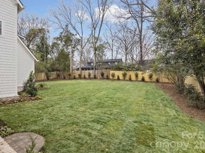 1222 Chandler Place, Charlotte, NC 28211.  MLS# CAR4335562, YatesRealty ID 12148. 