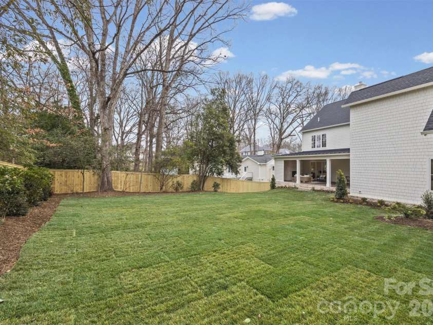 1222 Chandler Place, Charlotte, NC 28211.  MLS# CAR4335562, YatesRealty ID 12148. 