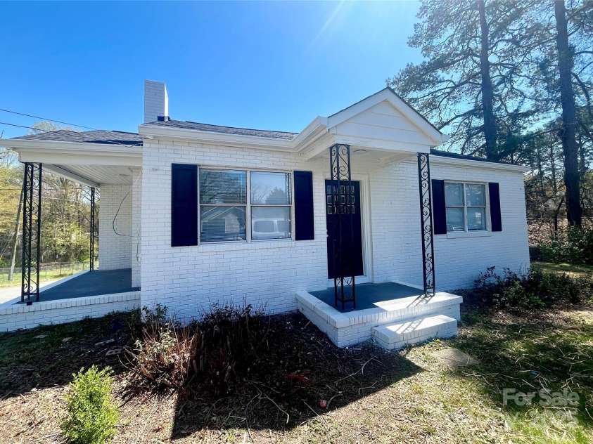 1408 Linwood Road, Gastonia, NC 28052.  MLS# CAR4233382, YatesRealty ID 12148. 