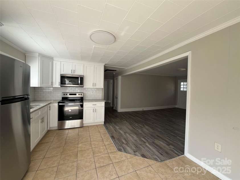1408 Linwood Road, Gastonia, NC 28052.  MLS# CAR4233382, YatesRealty ID 12148. 