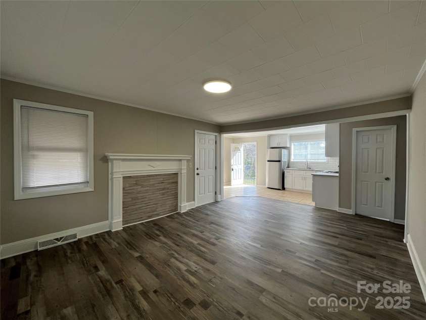 1408 Linwood Road, Gastonia, NC 28052.  MLS# CAR4233382, YatesRealty ID 12148. 