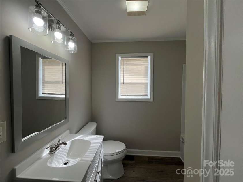 1408 Linwood Road, Gastonia, NC 28052.  MLS# CAR4233382, YatesRealty ID 12148. 