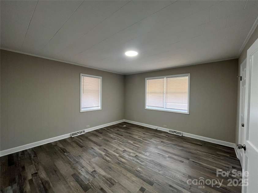 1408 Linwood Road, Gastonia, NC 28052.  MLS# CAR4233382, YatesRealty ID 12148. 