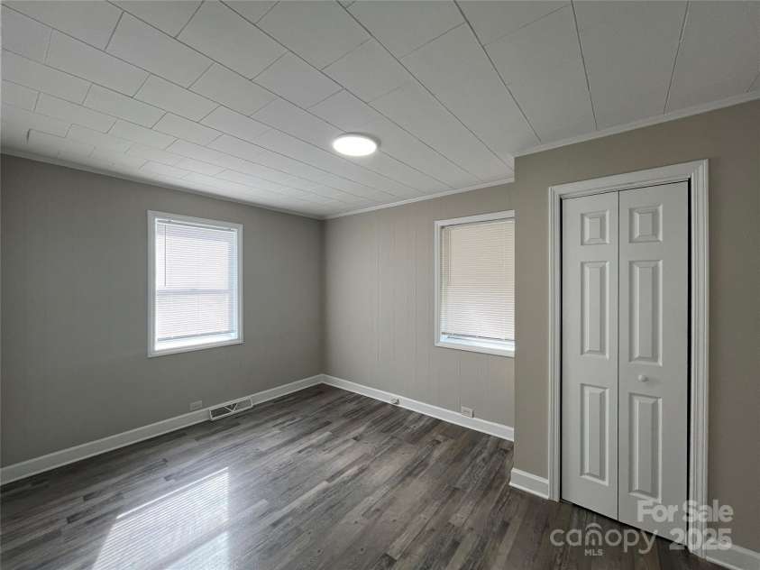 1408 Linwood Road, Gastonia, NC 28052.  MLS# CAR4233382, YatesRealty ID 12148. 