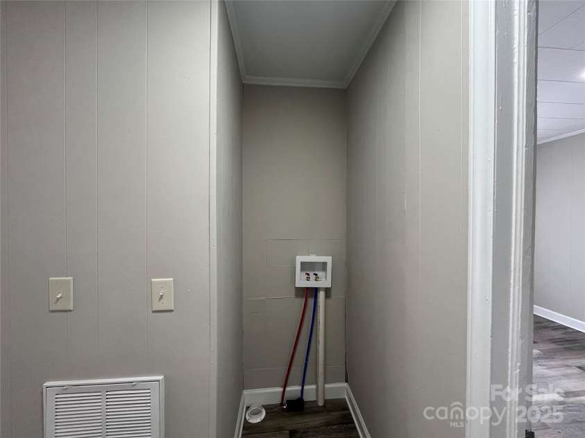 1408 Linwood Road, Gastonia, NC 28052.  MLS# CAR4233382, YatesRealty ID 12148. 