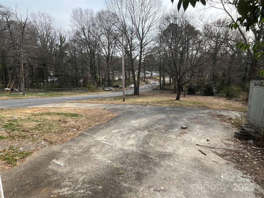 1408 Linwood Road, Gastonia, NC 28052.  MLS# CAR4233382, YatesRealty ID 12148. 