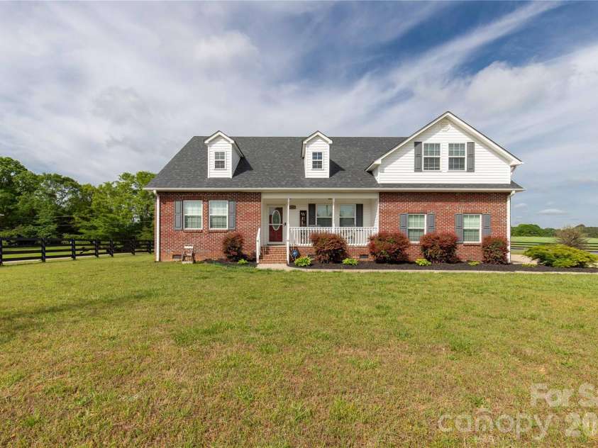 1302 Bryson Creek Drive, McConnells, SC 29726.  MLS# CAR4283048, YatesRealty ID 12149. 