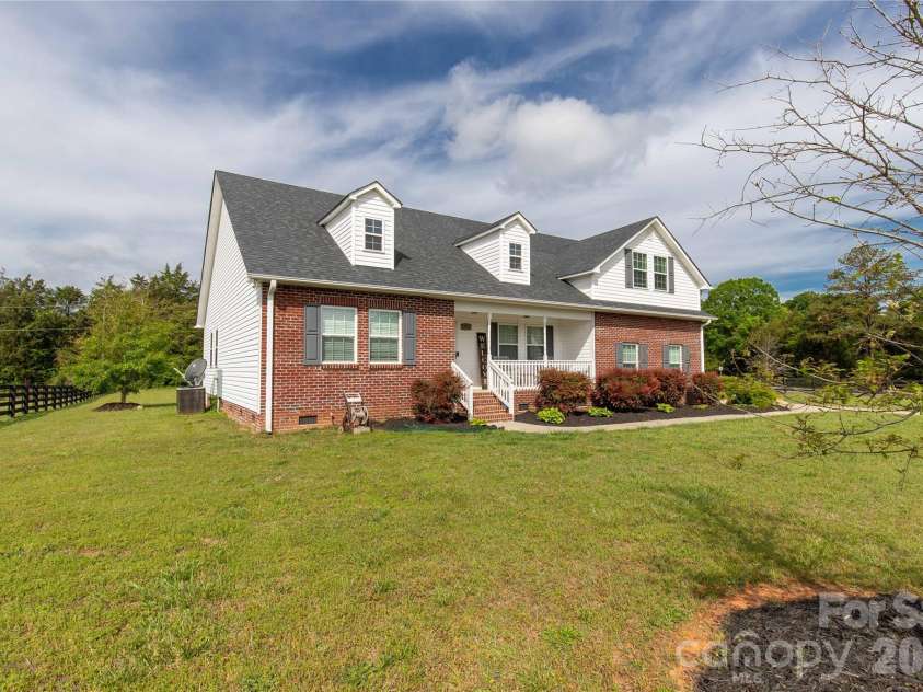 1302 Bryson Creek Drive, McConnells, SC 29726.  MLS# CAR4283048, YatesRealty ID 12149. 