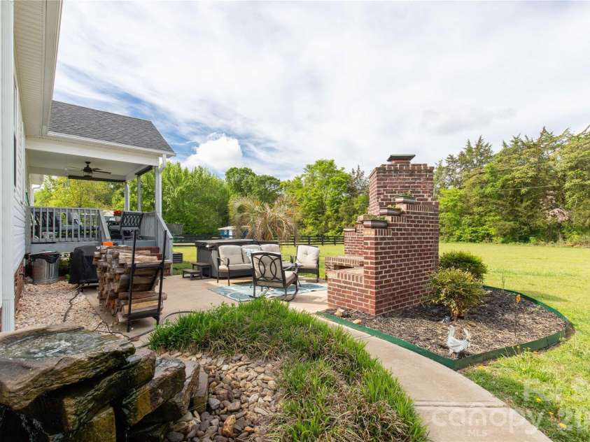 1302 Bryson Creek Drive, McConnells, SC 29726.  MLS# CAR4283048, YatesRealty ID 12149. 