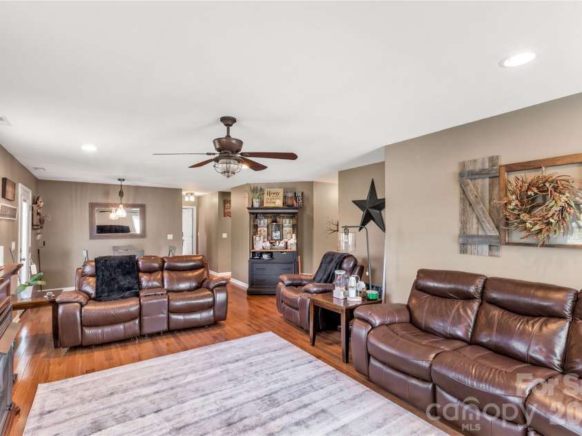 1302 Bryson Creek Drive, McConnells, SC 29726.  MLS# CAR4283048, YatesRealty ID 12149. 