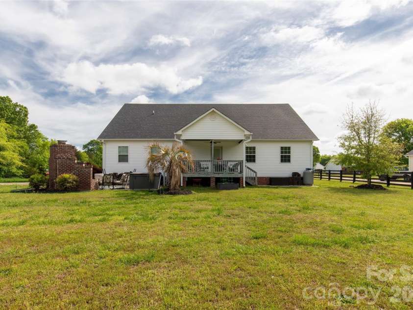 1302 Bryson Creek Drive, McConnells, SC 29726.  MLS# CAR4283048, YatesRealty ID 12149. 
