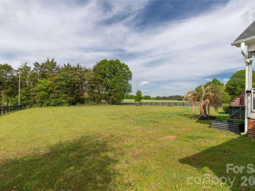 1302 Bryson Creek Drive, McConnells, SC 29726.  MLS# CAR4283048, YatesRealty ID 12149. 