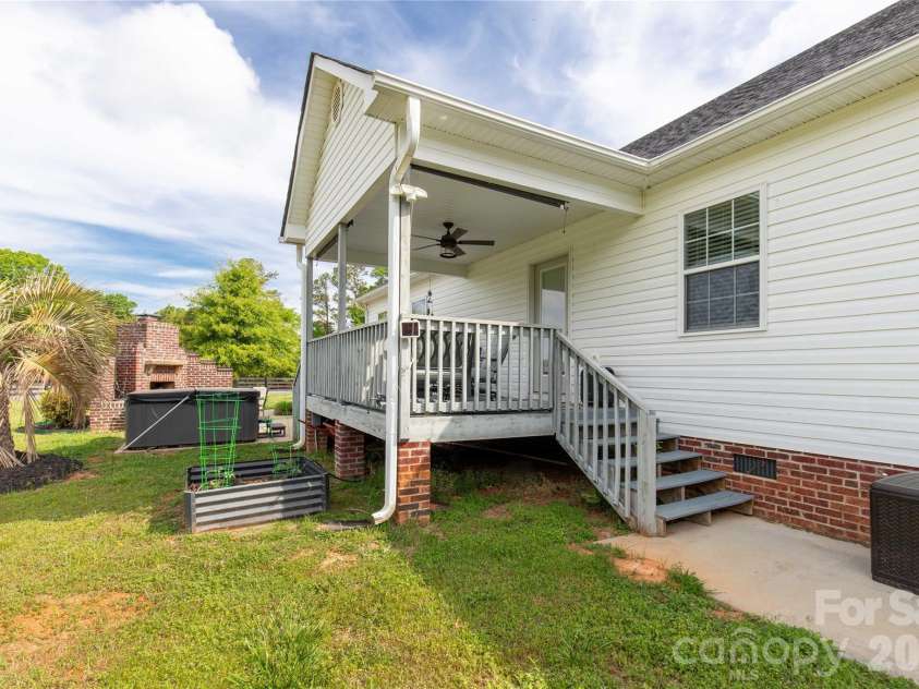 1302 Bryson Creek Drive, McConnells, SC 29726.  MLS# CAR4283048, YatesRealty ID 12149. 