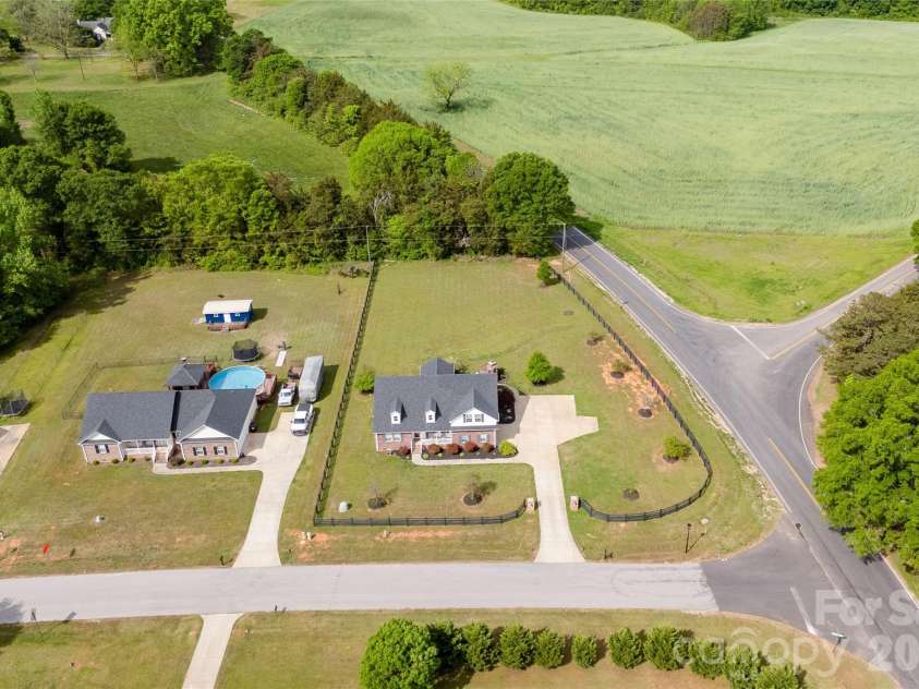 1302 Bryson Creek Drive, McConnells, SC 29726.  MLS# CAR4283048, YatesRealty ID 12149. 