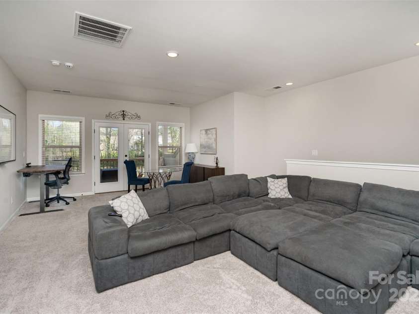 15212 Keyes Meadow Way, Huntersville, NC 28078.  MLS# CAR4241709, YatesRealty ID 12149. 