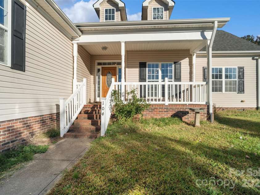104 Ole Farm Place, Kings Mountain, NC 28086.  MLS# CAR4314744, YatesRealty ID 12150. 