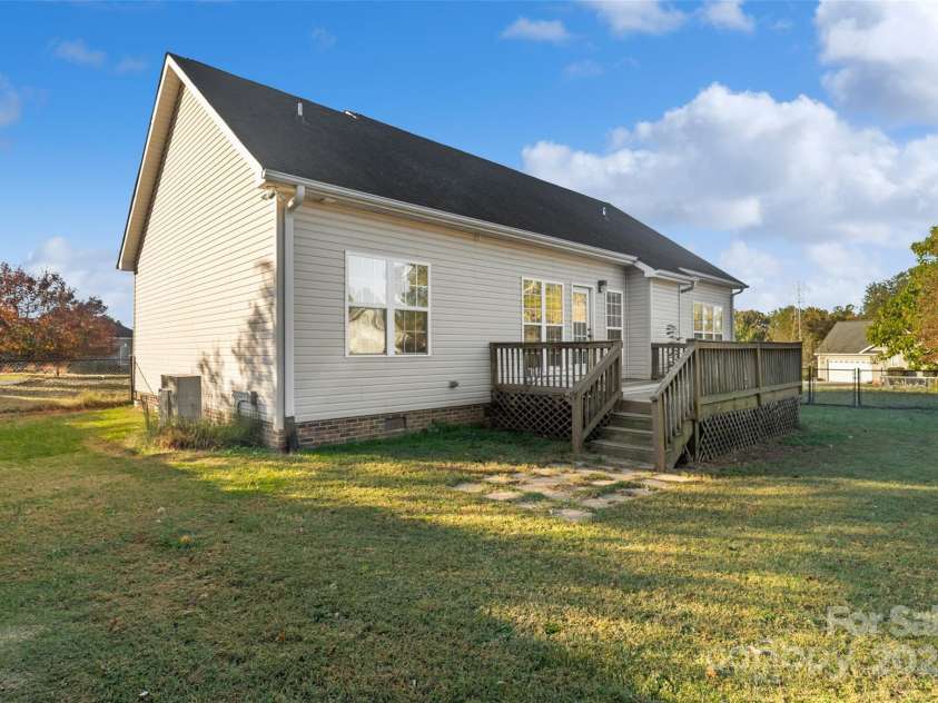 104 Ole Farm Place, Kings Mountain, NC 28086.  MLS# CAR4314744, YatesRealty ID 12150. 