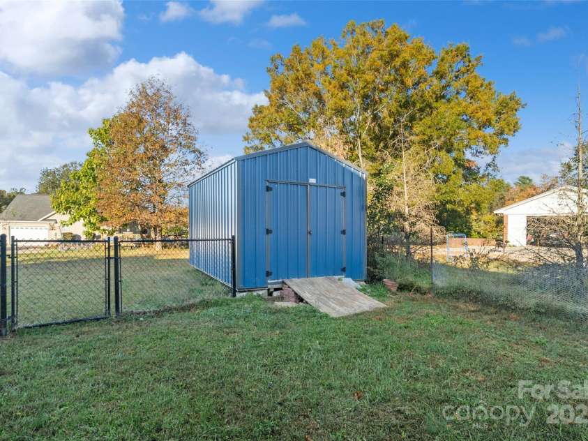 104 Ole Farm Place, Kings Mountain, NC 28086.  MLS# CAR4314744, YatesRealty ID 12150. 