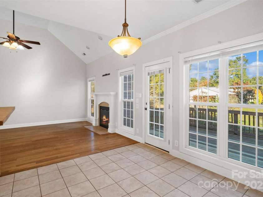 104 Ole Farm Place, Kings Mountain, NC 28086.  MLS# CAR4314744, YatesRealty ID 12150. Breakfast Area