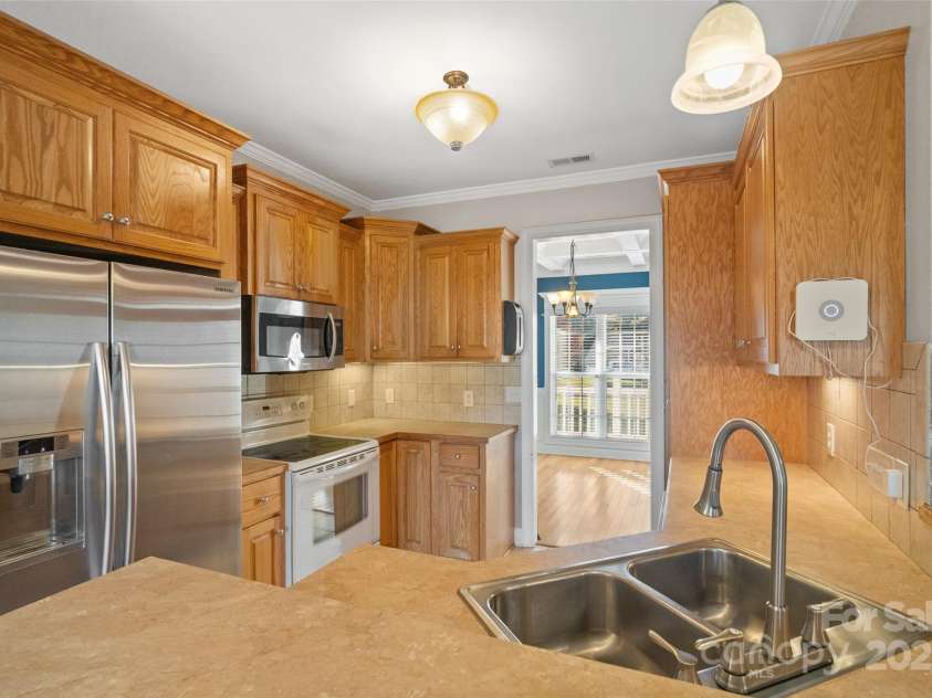 104 Ole Farm Place, Kings Mountain, NC 28086.  MLS# CAR4314744, YatesRealty ID 12150. Kitchen