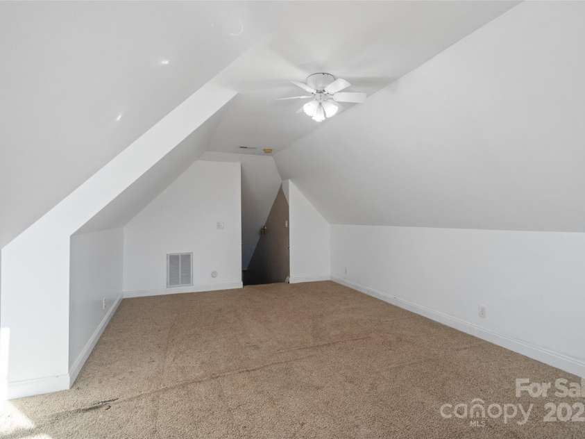 104 Ole Farm Place, Kings Mountain, NC 28086.  MLS# CAR4314744, YatesRealty ID 12150. Loft
